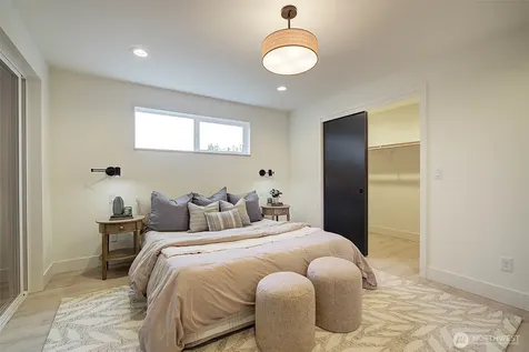 7912 34th Avenue SW Seattle WA 98126