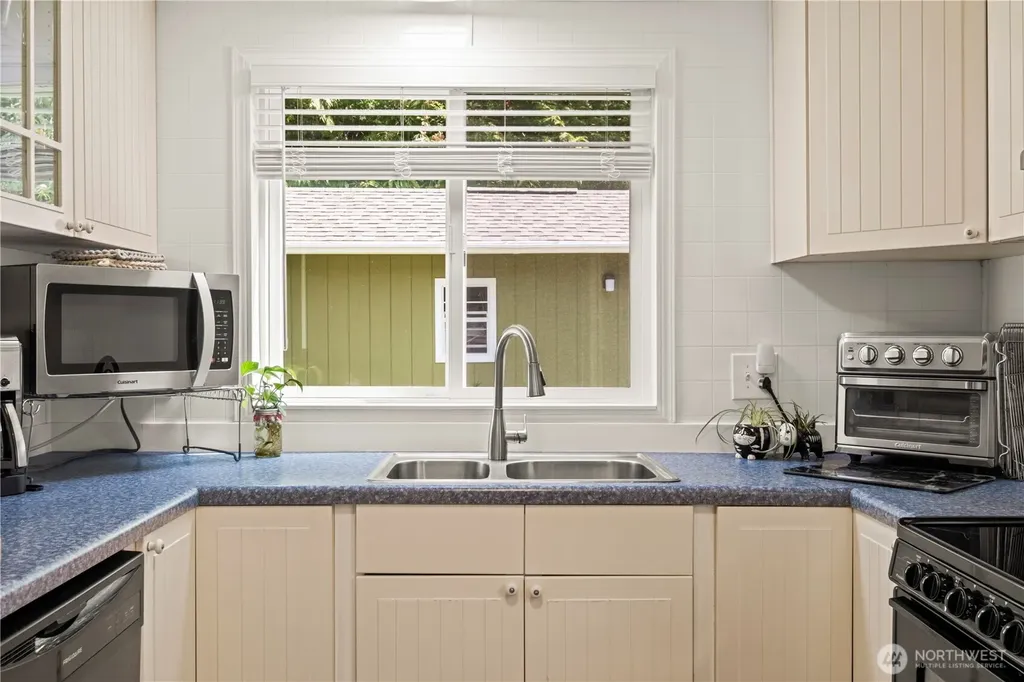 9500 315th Avenue SE Issaquah WA 98027
