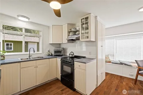 9500 315th Avenue SE Issaquah WA 98027