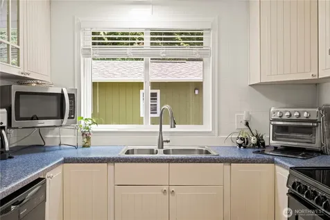 9500 315th Avenue SE Issaquah WA 98027