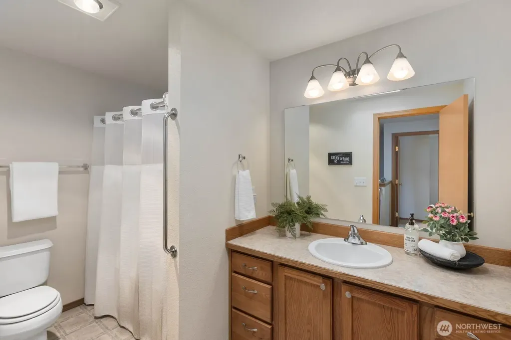 1790 SE Crescent Drive Shelton WA 98584