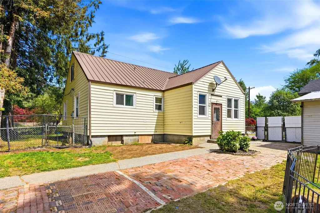 21716 Sr 530 NE Arlington WA 98223