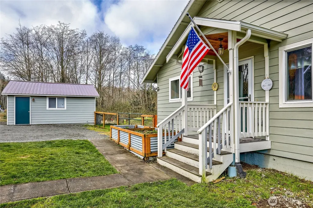 331 Bachelor Road Sequim WA 98382