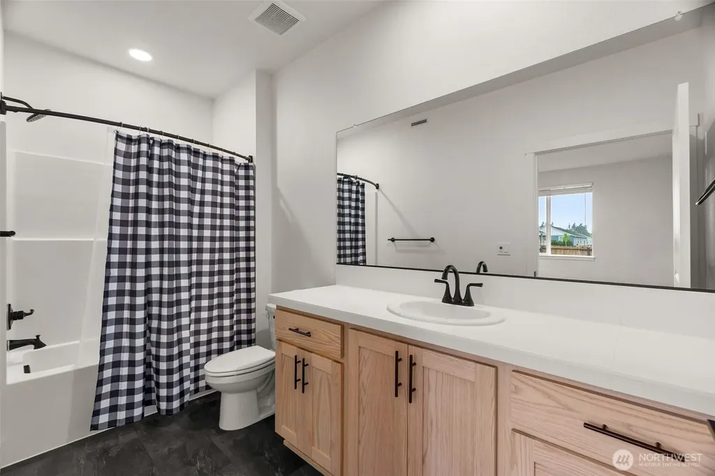 504 Pagget Avenue Winlock WA 98596