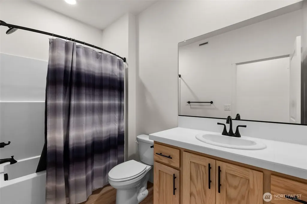 504 Pagget Avenue Winlock WA 98596