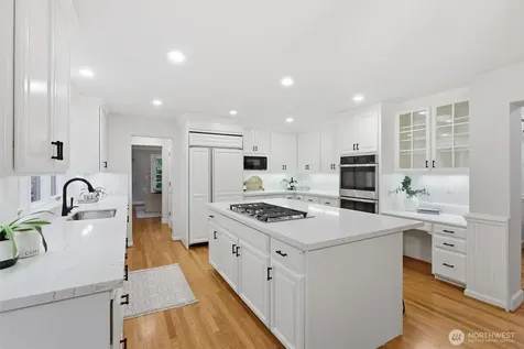 13799 NE 32nd Place Bellevue WA 98005