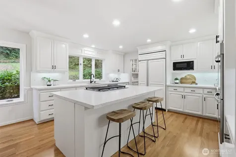 13799 NE 32nd Place Bellevue WA 98005