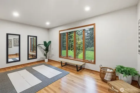 13799 NE 32nd Place Bellevue WA 98005