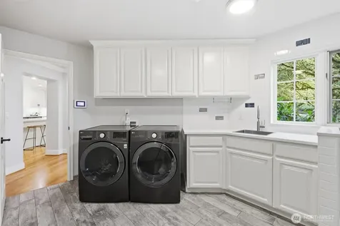 13799 NE 32nd Place Bellevue WA 98005