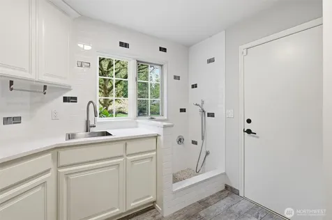 13799 NE 32nd Place Bellevue WA 98005