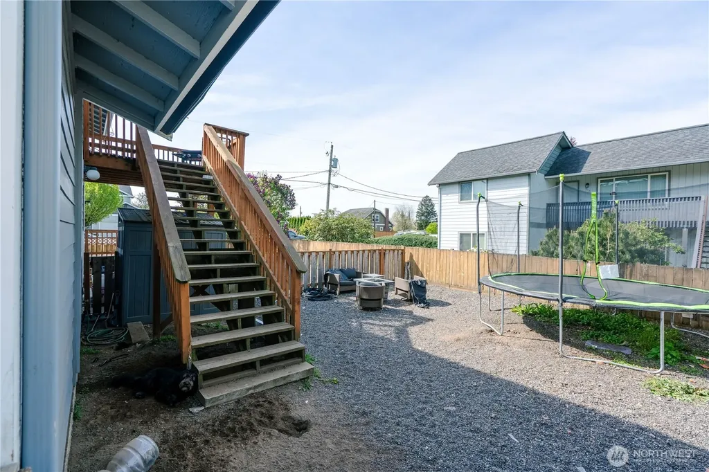 401 N 9th Street Lynden WA 98264