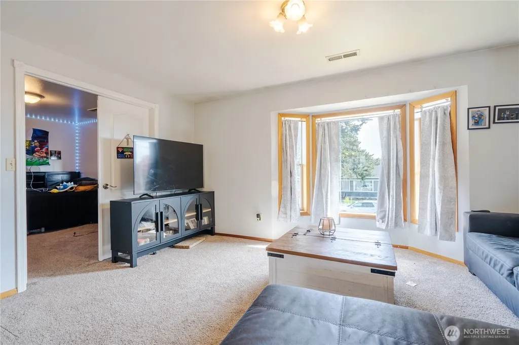 401 N 9th Street Lynden WA 98264