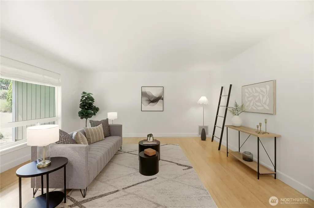 10310 117th Place NE Kirkland WA 98033