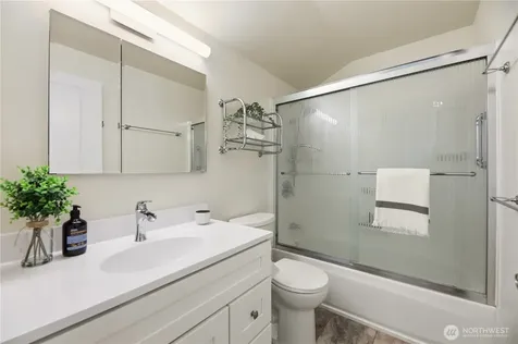 10310 117th Place NE Kirkland WA 98033