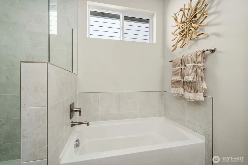 6021 Thornhill Avenue SW Port Orchard WA 98367