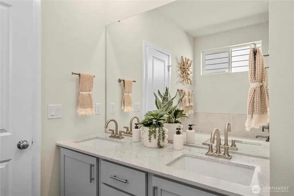 6021 Thornhill Avenue SW Port Orchard WA 98367