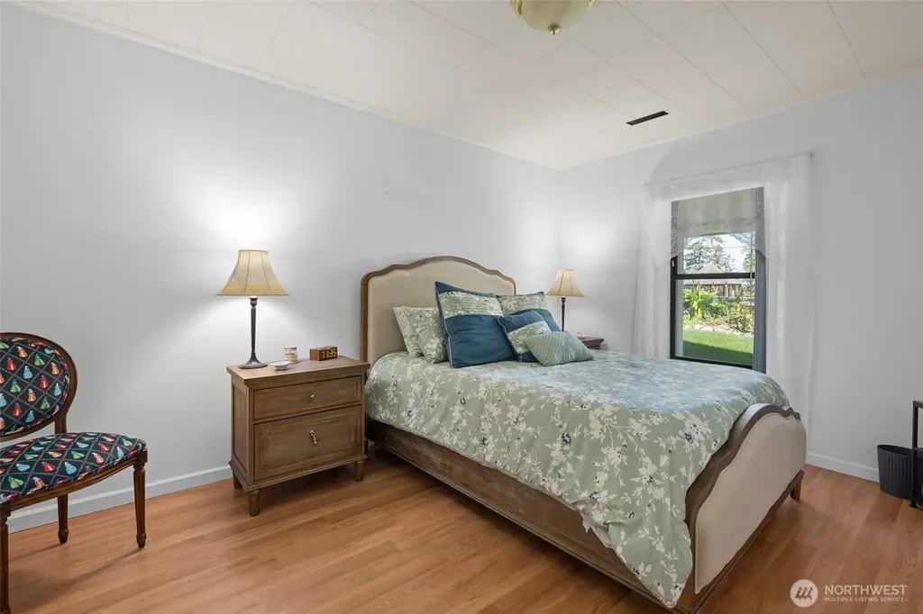 305 NW Coveland Street Coupeville WA 98239