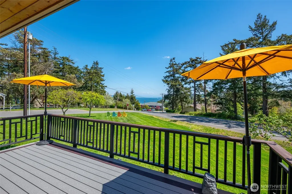 305 NW Coveland Street Coupeville WA 98239