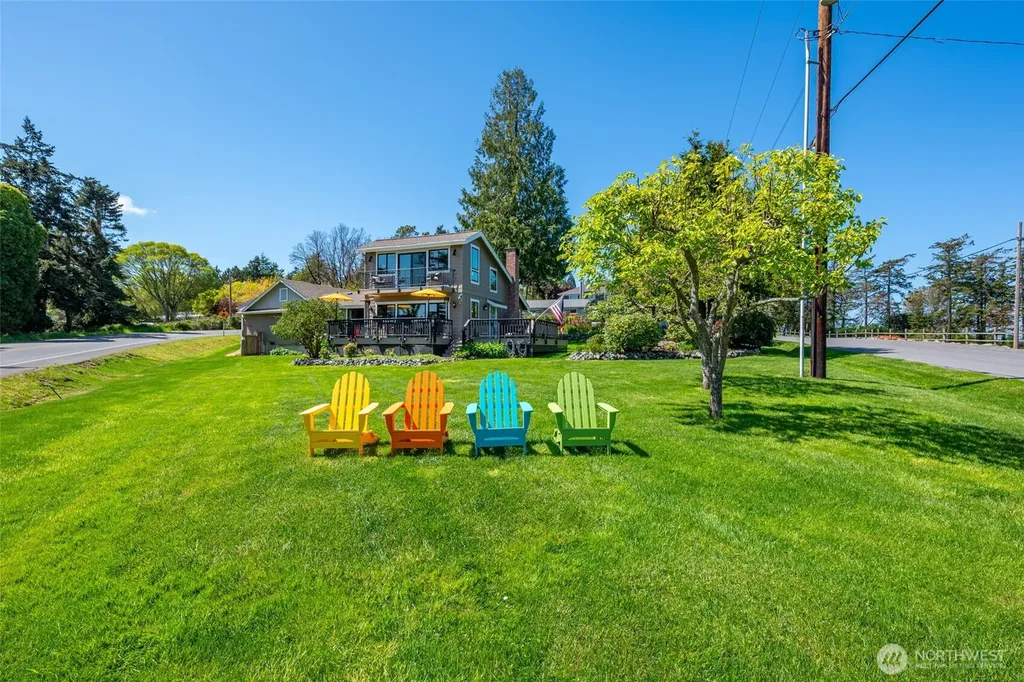 305 NW Coveland Street Coupeville WA 98239