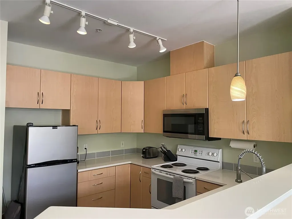 746 241st Lane SE Sammamish WA 98074
