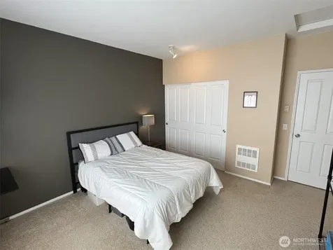 746 241st Lane SE Sammamish WA 98074