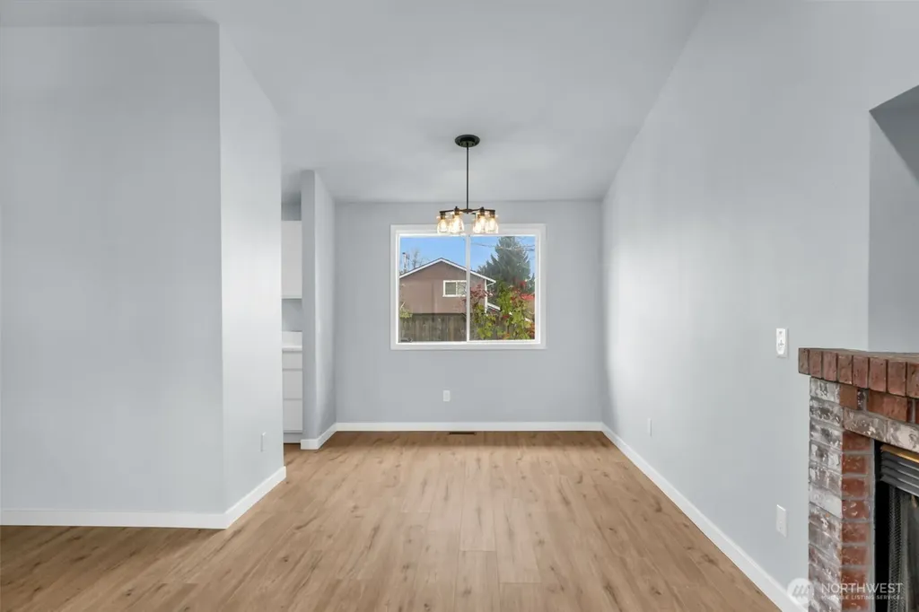 2205 65th Avenue NE Federal Way WA 98422