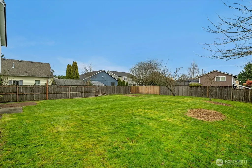 2205 65th Avenue NE Federal Way WA 98422