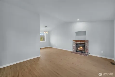 2205 65th Avenue NE Federal Way WA 98422