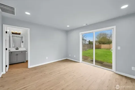 2205 65th Avenue NE Federal Way WA 98422