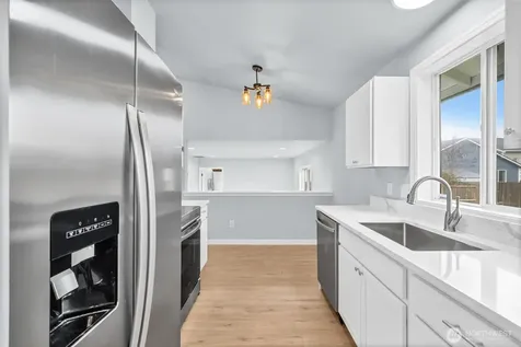 2205 65th Avenue NE Federal Way WA 98422