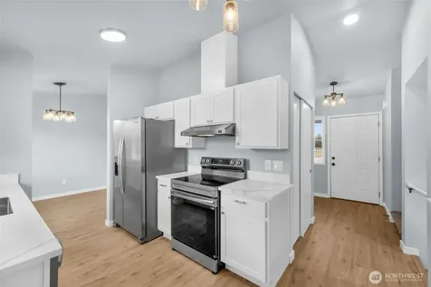 2205 65th Avenue NE Federal Way WA 98422