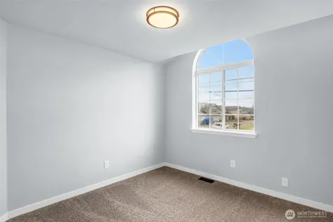 2205 65th Avenue NE Federal Way WA 98422