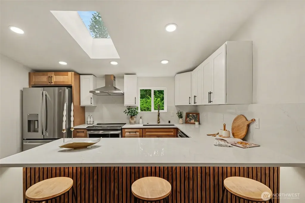719 Tiedeman Road Lakebay WA 98349