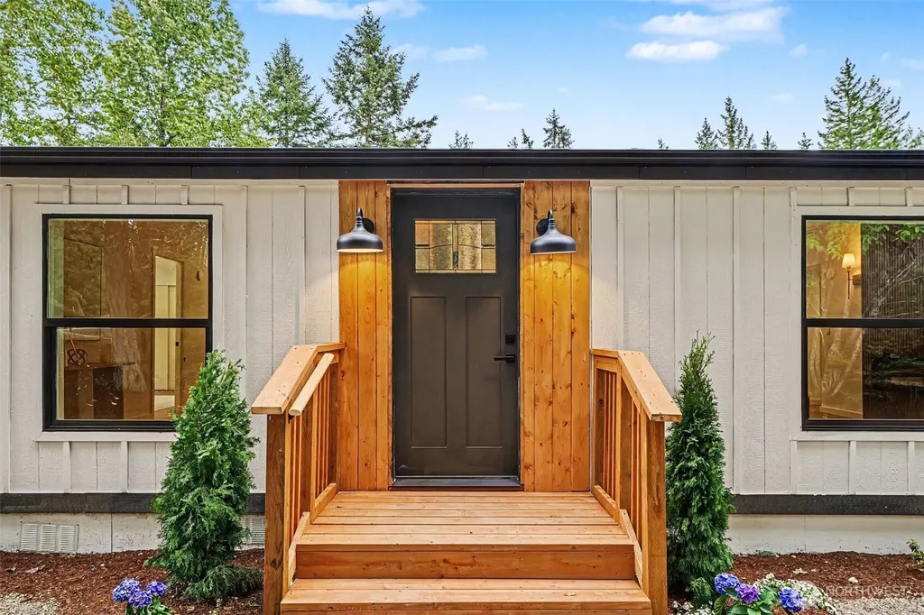 719 Tiedeman Road Lakebay WA 98349