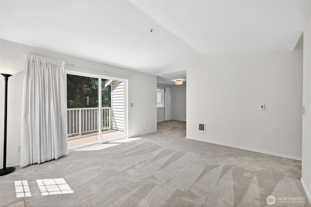 19230 Forest Park Drive NE Lake Forest Park WA 98155