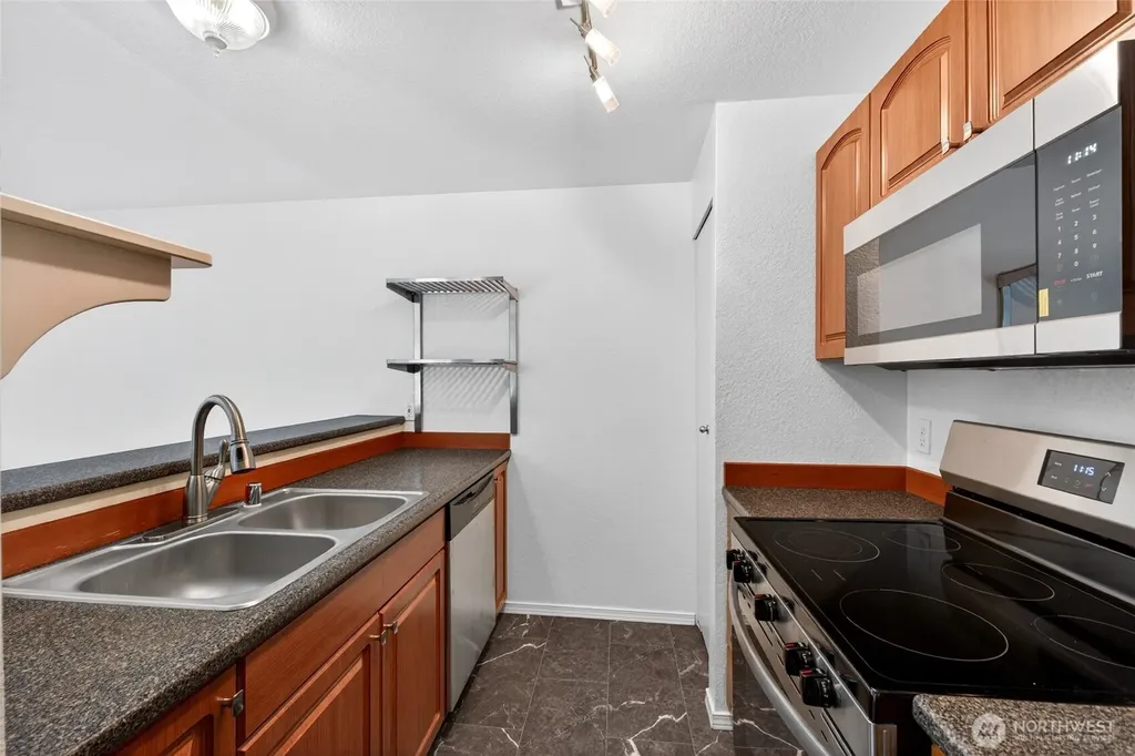19230 Forest Park Drive NE Lake Forest Park WA 98155