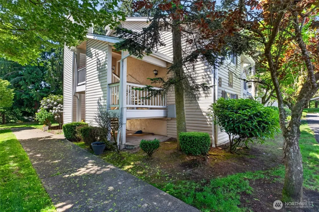 19230 Forest Park Drive NE Lake Forest Park WA 98155