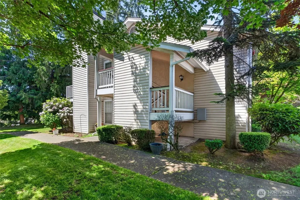 19230 Forest Park Drive NE Lake Forest Park WA 98155