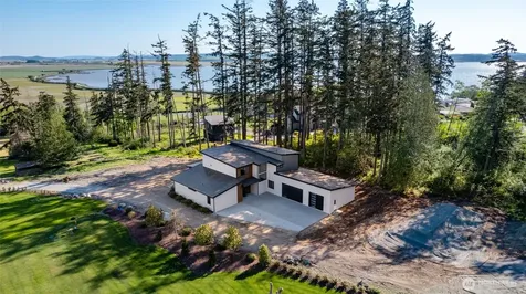 12915 Waterview Lane Mount Vernon WA 98273