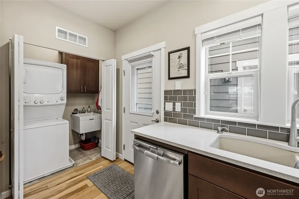 1720 NE Nutkana Way Poulsbo WA 98370