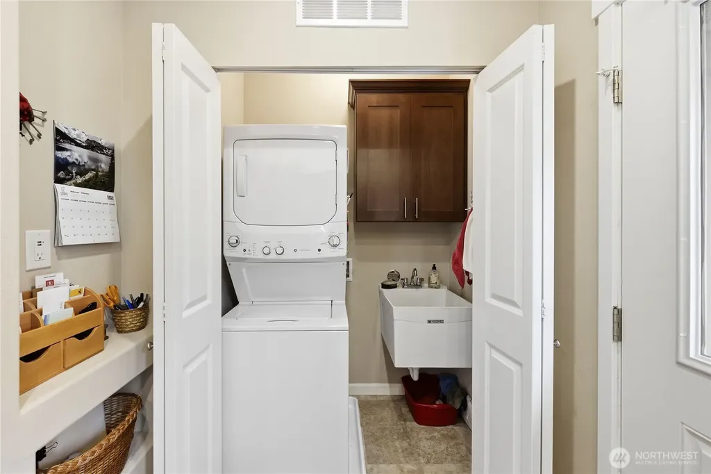 1720 NE Nutkana Way Poulsbo WA 98370