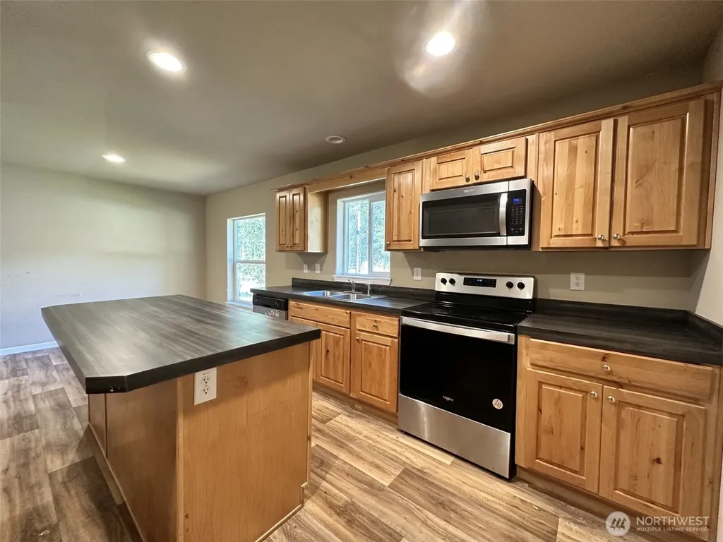21 E Eastlake Drive Shelton WA 98584