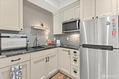 1723 N 128th Street Seattle WA 98133