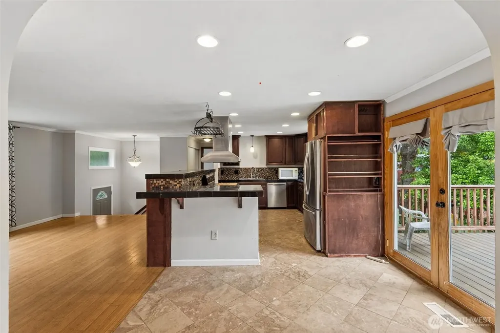 608 School Street SE Lacey WA 98503