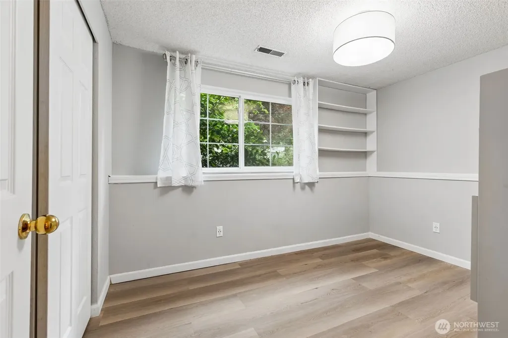 608 School Street SE Lacey WA 98503
