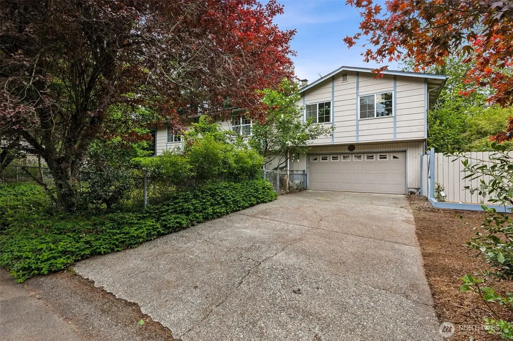 608 School Street SE Lacey WA 98503