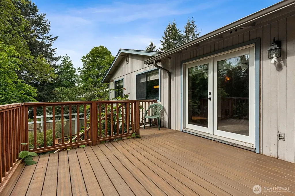 608 School Street SE Lacey WA 98503