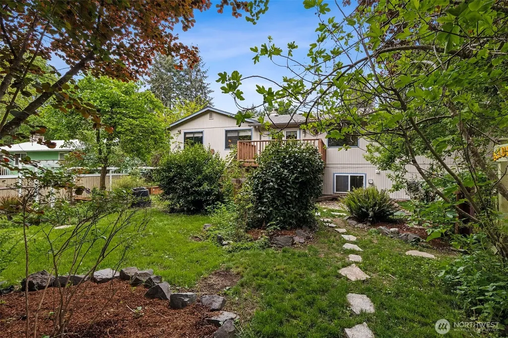 608 School Street SE Lacey WA 98503