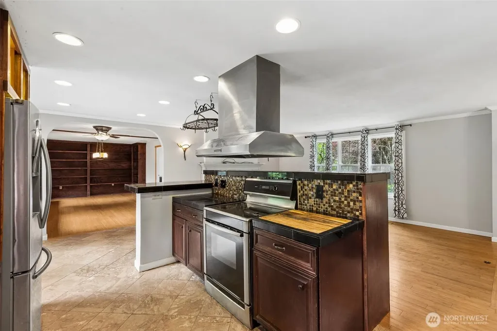 608 School Street SE Lacey WA 98503