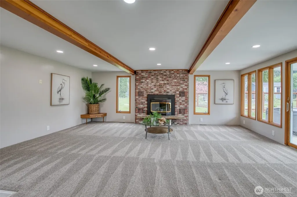 912 W Simpson Avenue Montesano WA 98563
